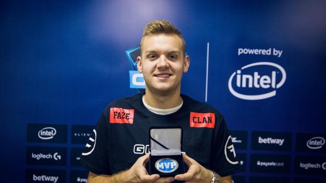 都来吃瓜！ TheShy ：LNG要找人的话找谁？要不姿态去了吧