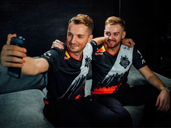 Qianshi宣布退役：也许我们会以不同的身份再相见！谢谢